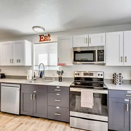 Mcclelland By Cloud Dream Homes Salt Lake City Room photo